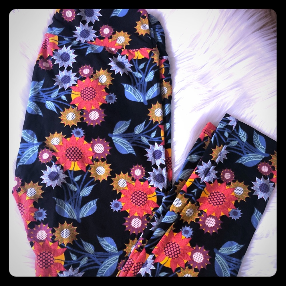 LuLaRoe Sunflower Leggings!!